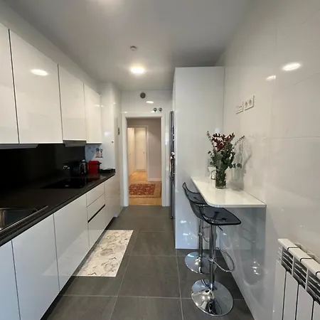 Apartmán A Estrenar Amplio Con Piscina Y Parking