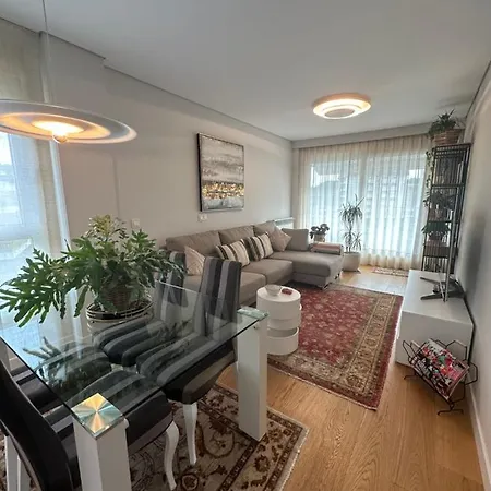 A Estrenar Amplio Con Piscina Y Parking * Getxo