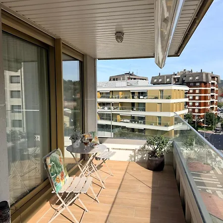 A Estrenar Amplio Con Piscina Y Parking *