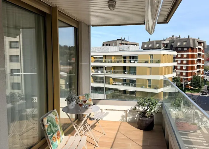 A Estrenar Amplio Con Piscina Y Parking *